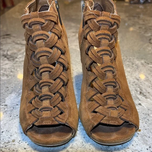 Michael Kors Brown Suede Heeled Boots Ankle Booties Size 6 - Picture 3 of 9